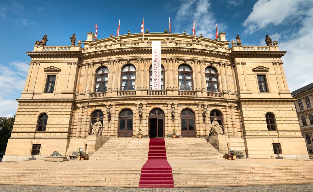 Rudolfinum - Outside