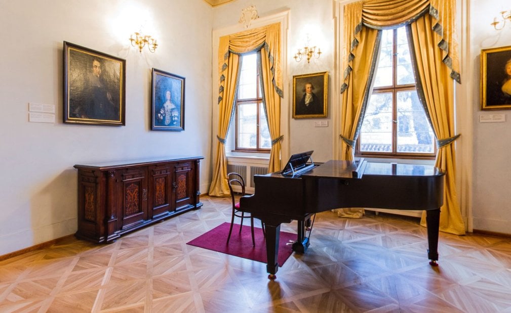 Salon with a grand piano in the Lobkowicz Palace